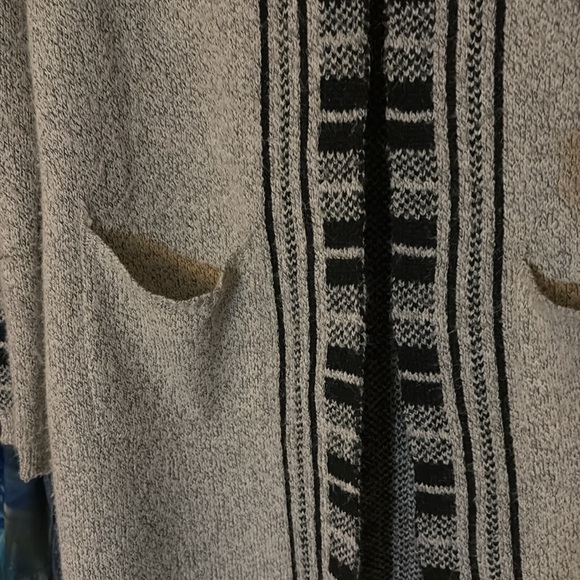 Mia Maddison sweater XL off white and black with a hook and eye closure at top - Picture 7 of 7